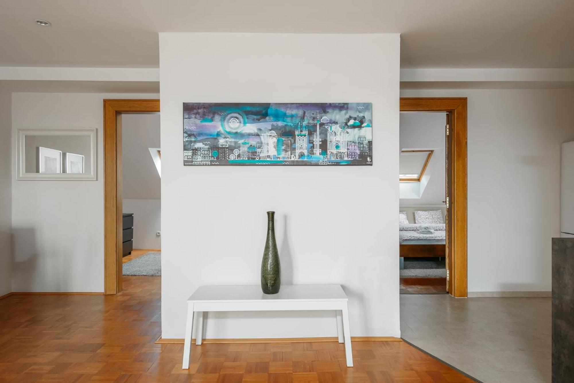 Roy 2 Bdr Apartment With Prague Castle View, Parking & Ac 外观 照片