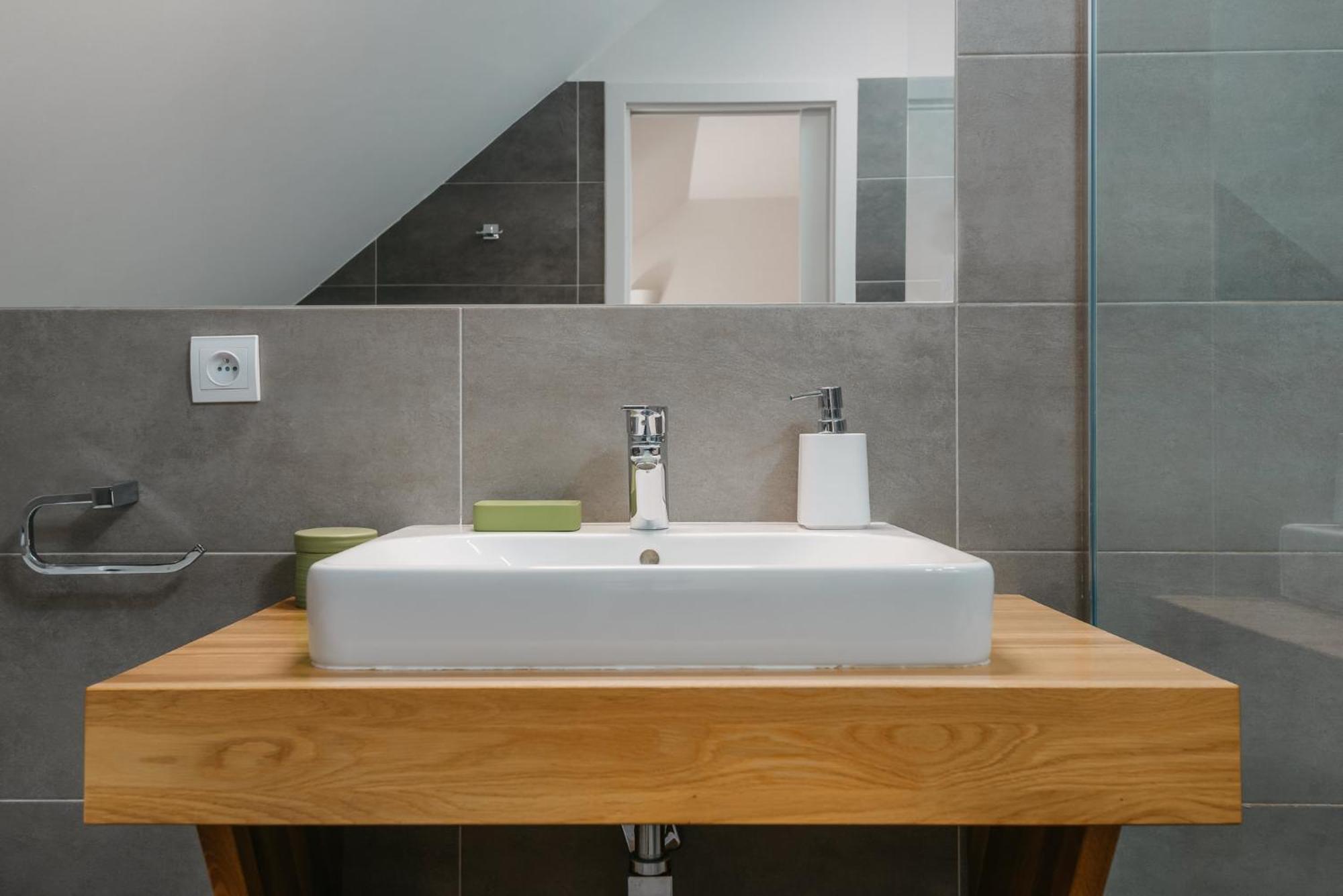 Roy 2 Bdr Apartment With Prague Castle View, Parking & Ac 外观 照片
