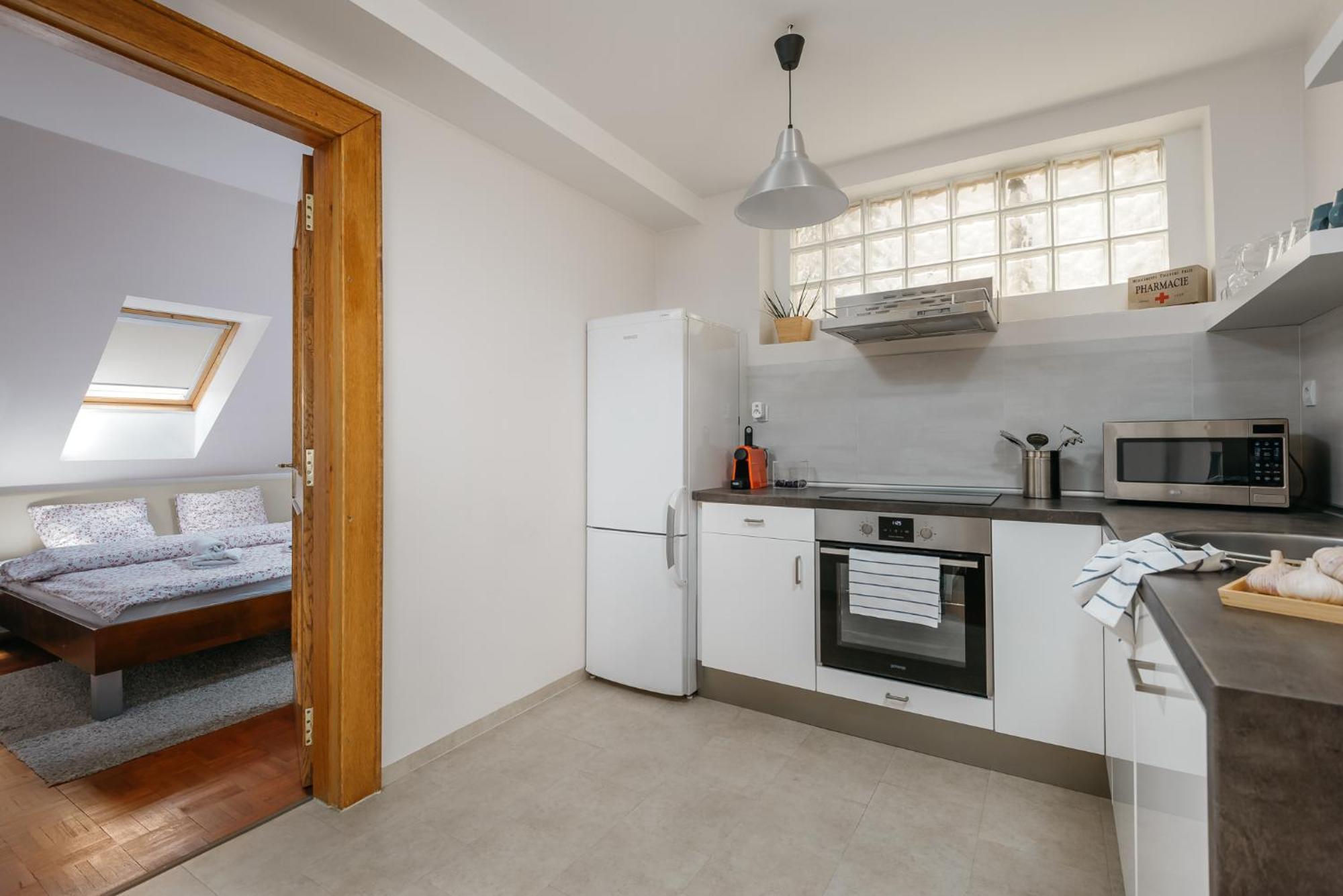 Roy 2 Bdr Apartment With Prague Castle View, Parking & Ac 外观 照片