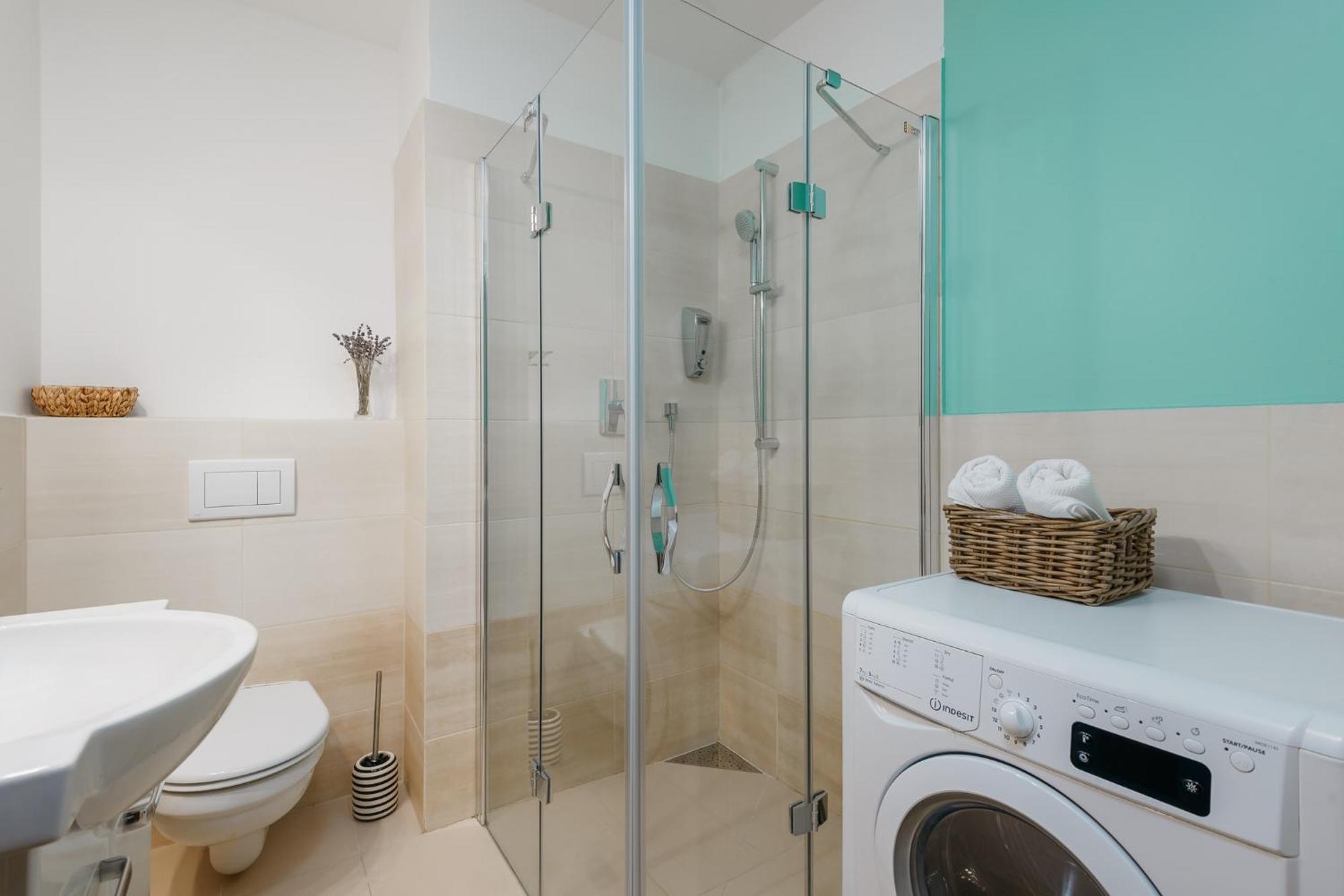 Roy 2 Bdr Apartment With Prague Castle View, Parking & Ac 外观 照片