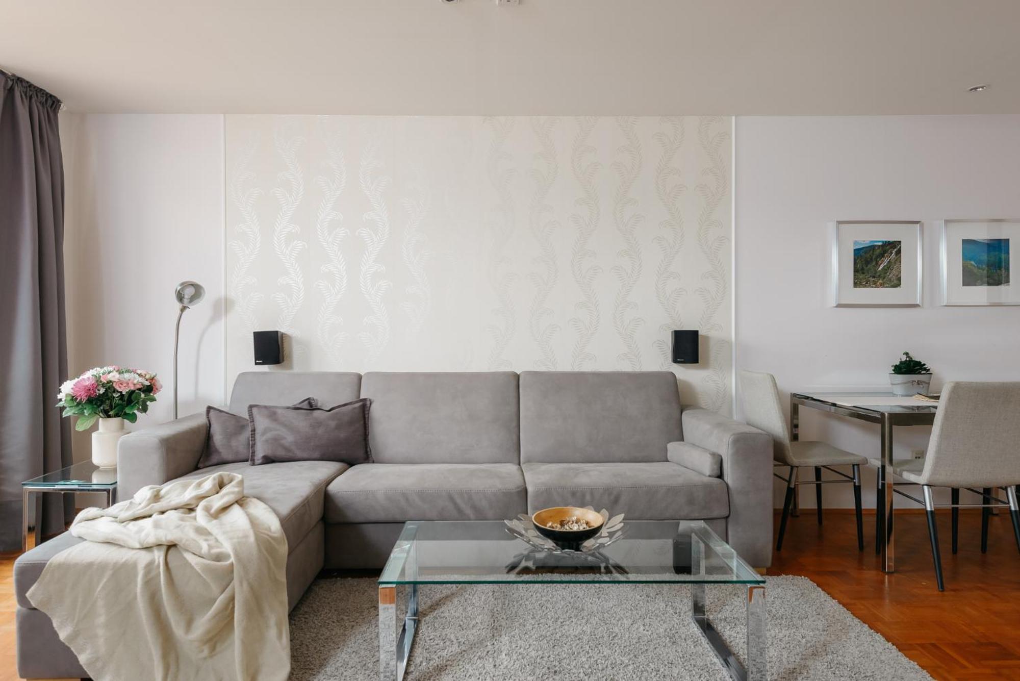 Roy 2 Bdr Apartment With Prague Castle View, Parking & Ac 外观 照片